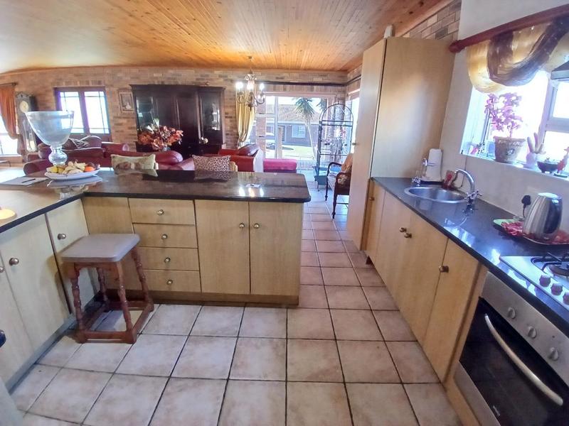 5 Bedroom Property for Sale in Stilbaai Wes Western Cape